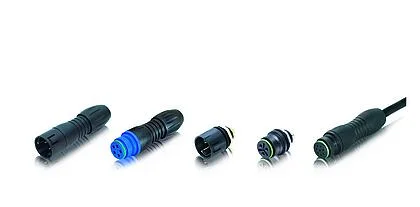 Miniature snap-in IP67 connectors